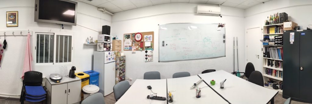 Zona de networking del local de AETEL